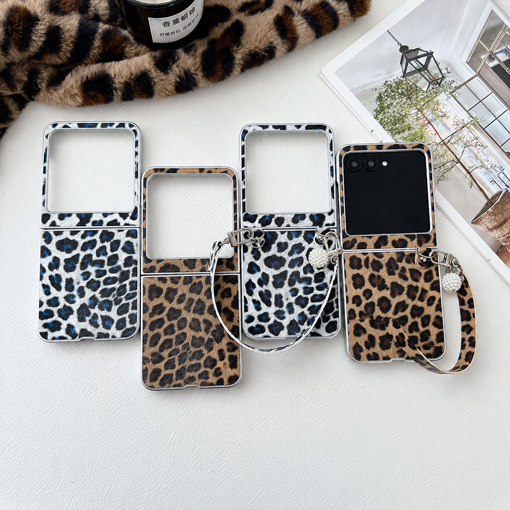 Vintage Fashion Photos - Leopard Print Folding Flip Phone Case