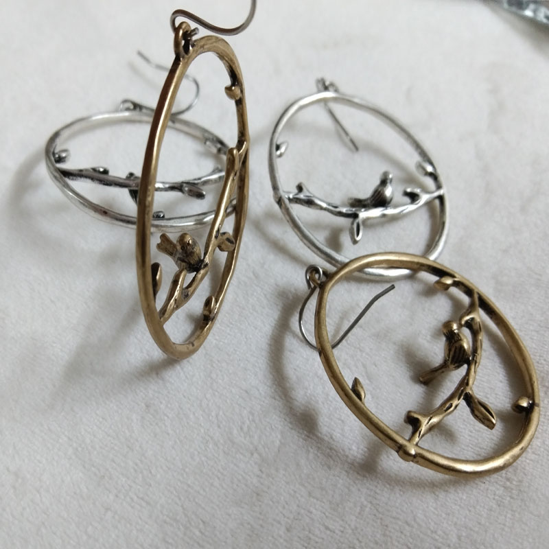 Vintage Fashion Look - Antique-look Gold & Silver Vintage Bird
