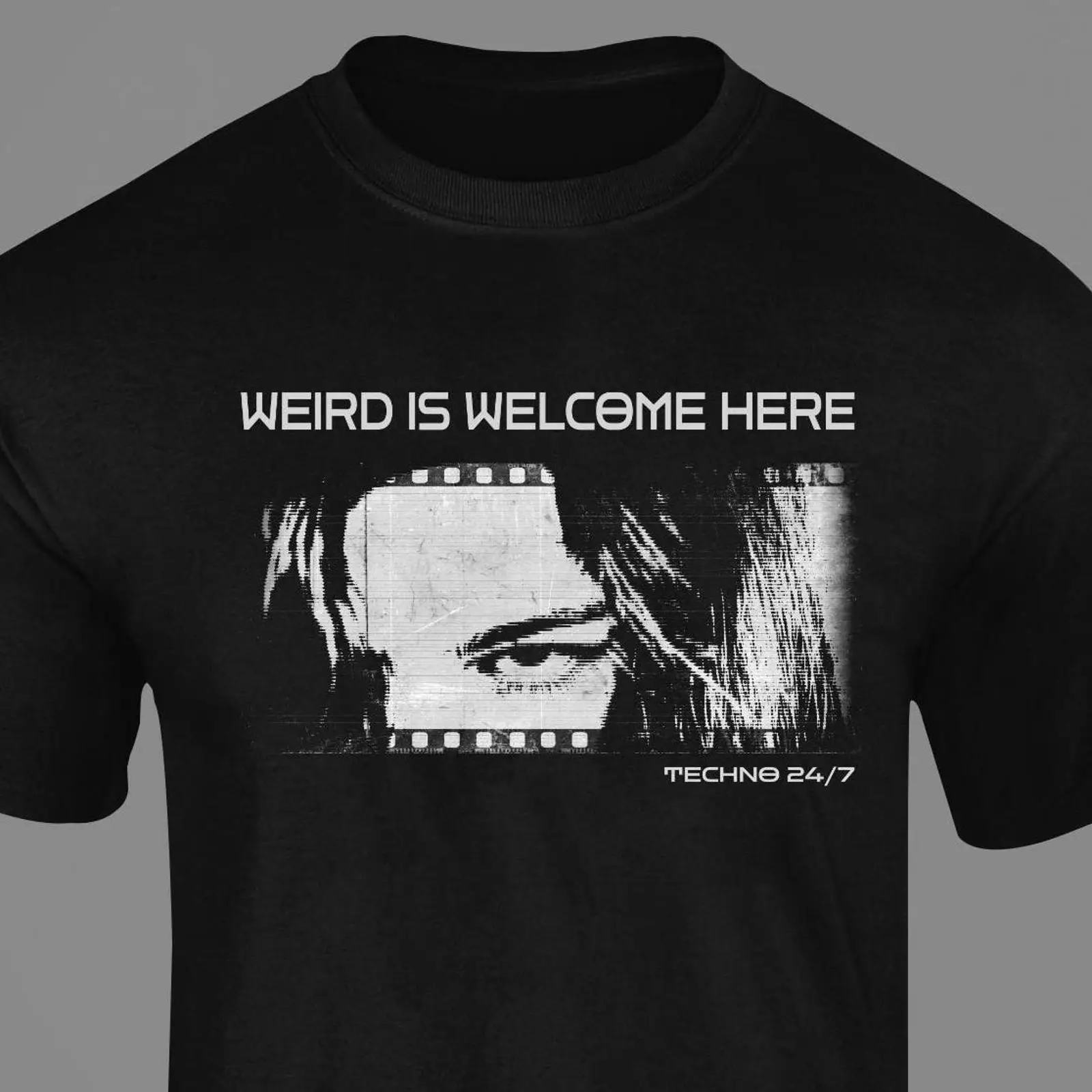 Weird is Welcome Here T Shirt  - Vintage Fashion Berlin ulasan dan harga