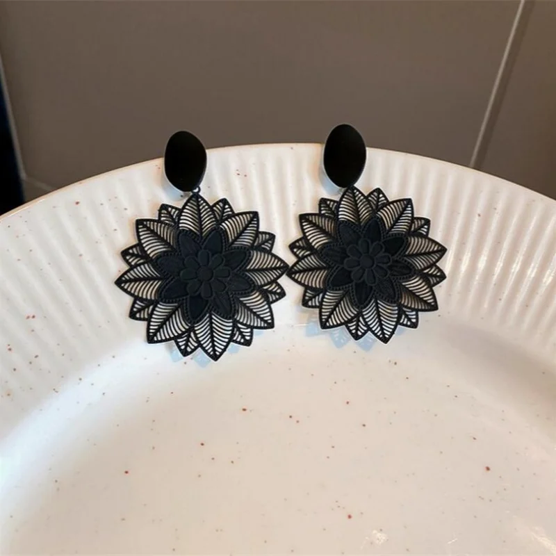 Retro Fashion Black Hollow Lac - Vintage Fashion Korea ulasan dan harga